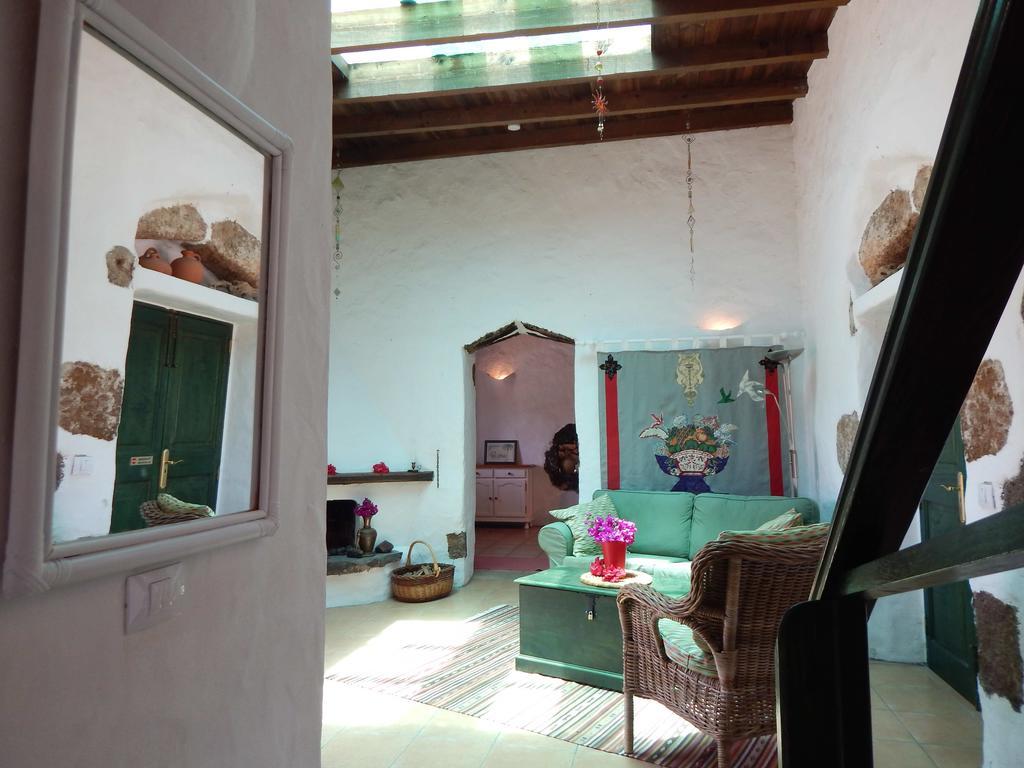 La Casa Caldera Pension Femés Buitenkant foto
