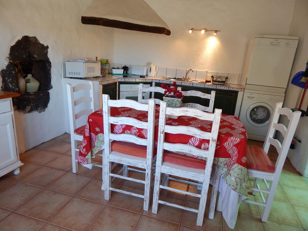 La Casa Caldera Pension Femés Buitenkant foto