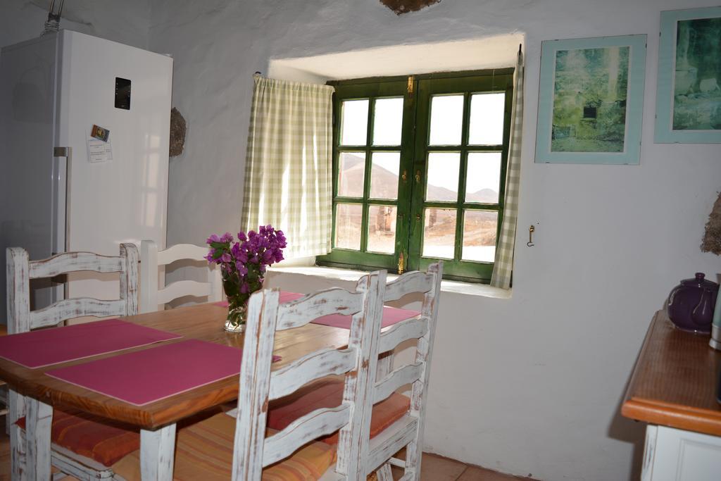 La Casa Caldera Pension Femés Buitenkant foto