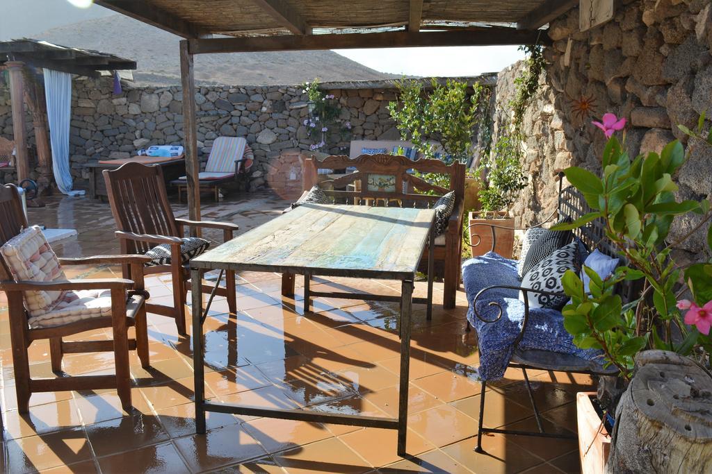 La Casa Caldera Pension Femés Buitenkant foto